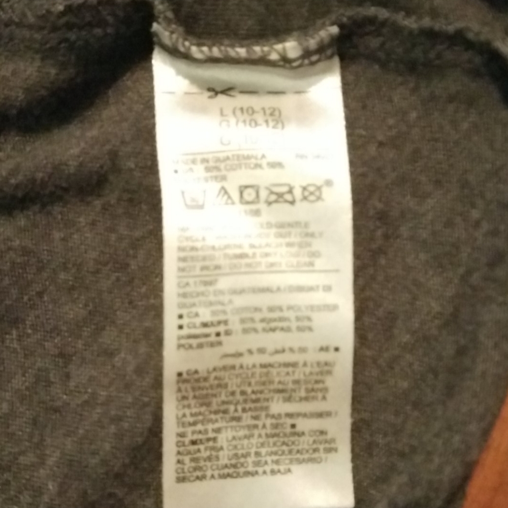 Old navy tee - Picture 4 of 4